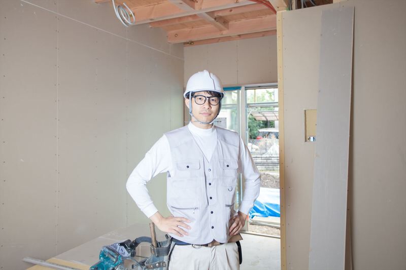 ポーズを決める職人